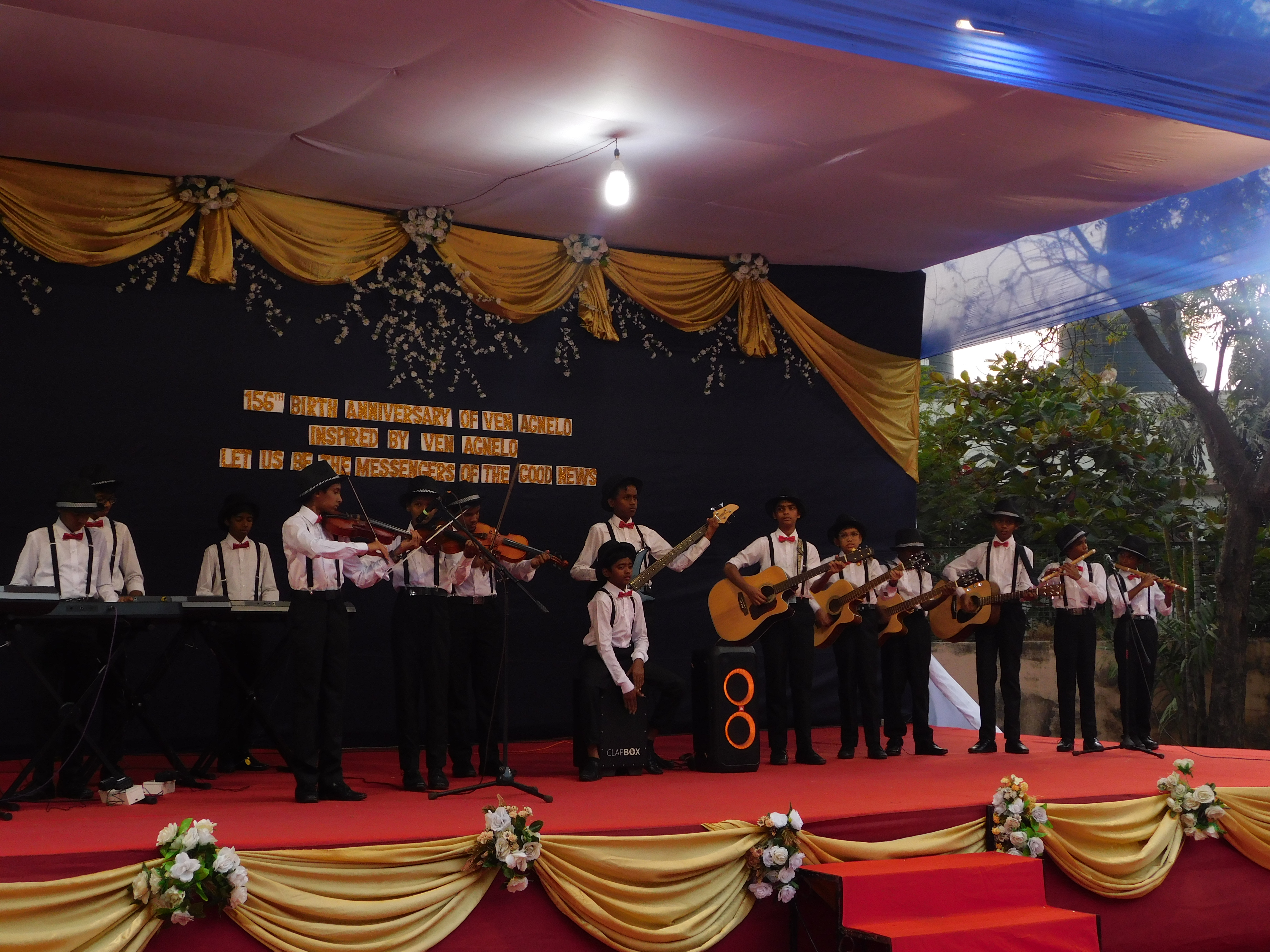 Main Celebrant Bishop Allwyn D'Silva extolling the virtues of Ven. Fr. Agnelo D'Souza.